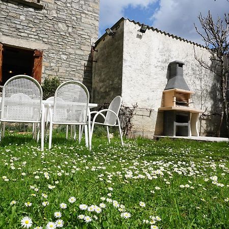 Cirjuana, casa en el centro con agradable jardín y barbacoa Biescas (Aragon) Exterior foto