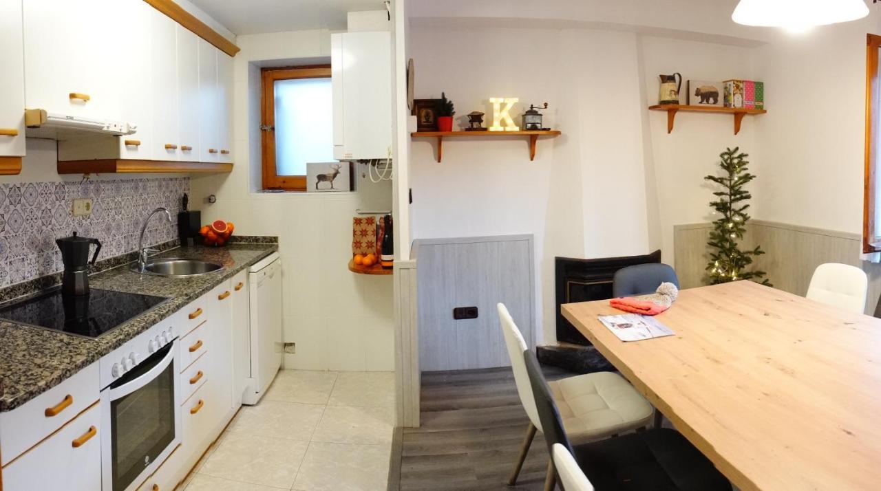 Cirjuana, casa en el centro con agradable jardín y barbacoa Biescas (Aragon) Exterior foto